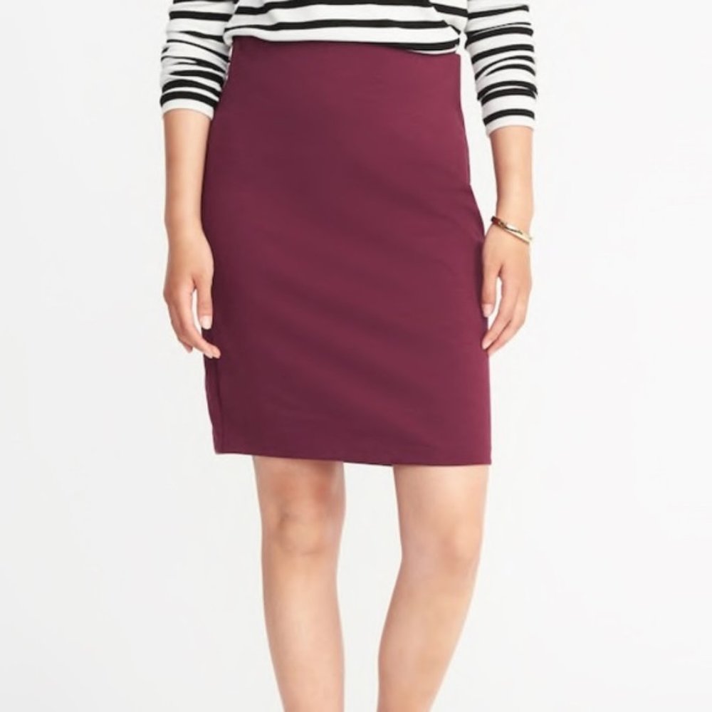 Old Navy Ponte Knit Pencil Skirt in Cabernet